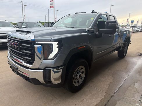 Used 2024 GMC Sierra 2500 Pro w/ 1SA Pro Safety Plus Package AWD/4WD image 2