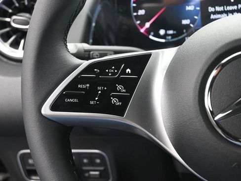 New 2025 Mercedes-Benz GLB 250 image 28