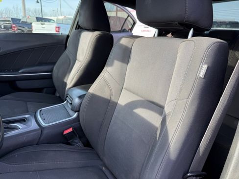 Used 2016 Dodge Charger SXT image 16