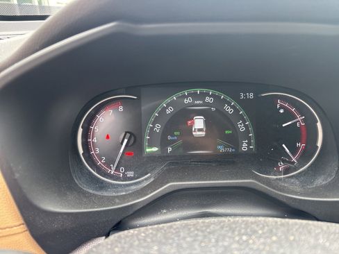 Used 2023 Toyota RAV4 XLE Premium FWD image 6