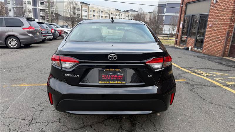 Used 2022 Toyota Corolla LE FWD image 12