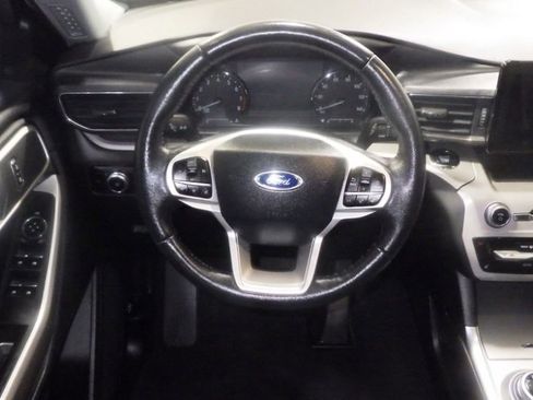 Used 2023 Ford Explorer XLT w/ Equipment Group 202A AWD/4WD image 9