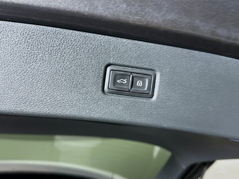 Used 2018 Audi Q7 3.0T Prestige w/ Prestige Package image 32