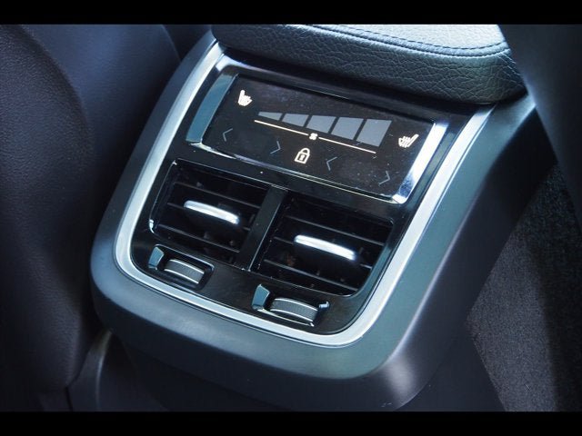 Used 2020 Volvo XC90 T6 Momentum w/ Protection Package Premier AWD/4WD image 15