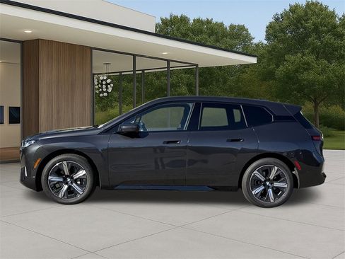 Used 2026 BMW iX xDrive45 w/ Climate Comfort Package image 12