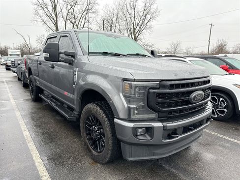 Used 2022 Ford F250 XLT w/ Black Appearance Package image 4