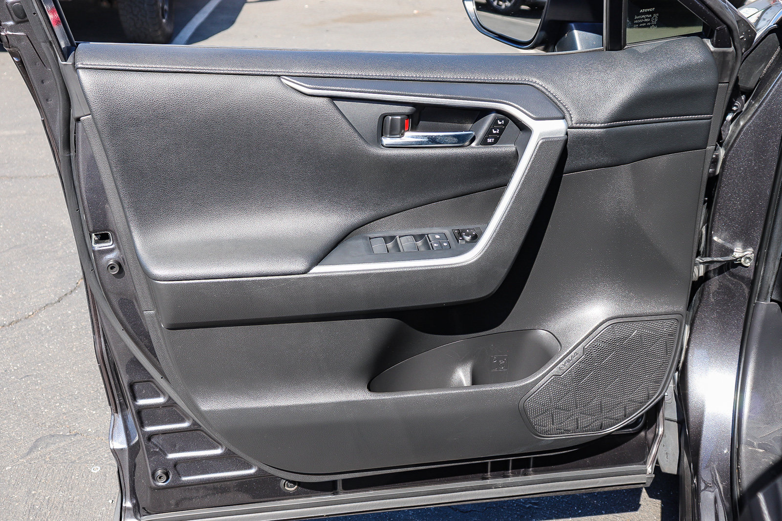 Certified 2020 Toyota RAV4 Limited FWD image 22