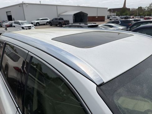 Used 2019 Toyota Highlander Limited image 4