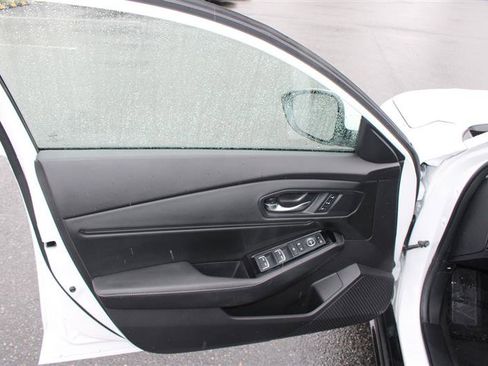 Used 2023 Honda Accord Touring image 12