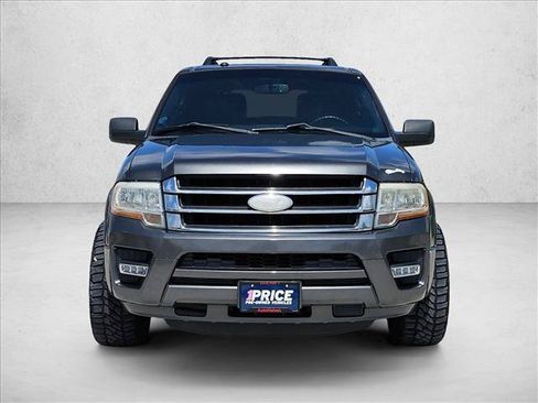 Used 2017 Ford Expedition XLT w/ Equipment Group 202A RWD image 2