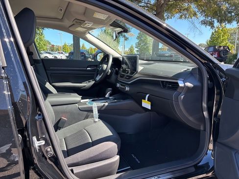 New 2025 Nissan Altima 2.5 SV w/ SV Special Edition Package image 17