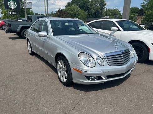 Used 2007 Mercedes-Benz E 350 4MATIC Sedan image 3