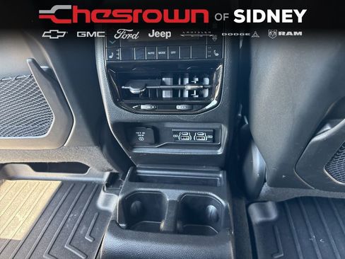Used 2023 Jeep Grand Cherokee L Limited w/ Luxury Tech Group II image 32