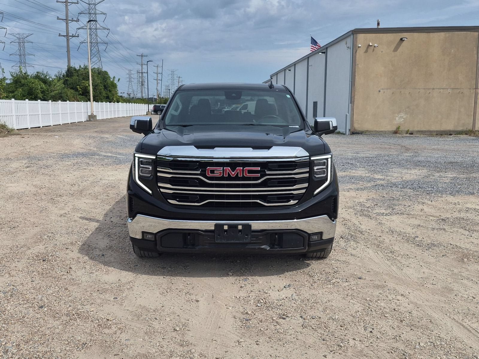 Used 2025 GMC Sierra 1500 SLT RWD image 9