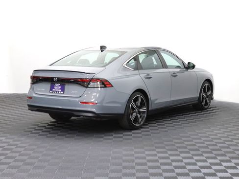 Used 2023 Honda Accord Sport image 8