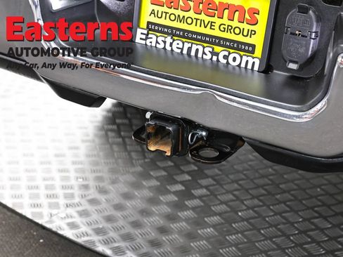 Used 2022 RAM 2500 Tradesman w/ Chrome Appearance Group AWD/4WD image 26