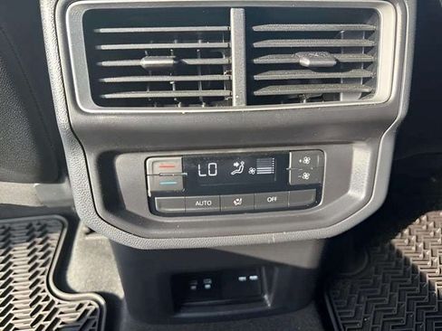 Certified 2025 Volkswagen Atlas Peak Edition SE AWD/4WD image 9