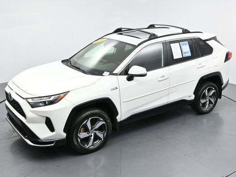 Used 2024 Toyota RAV4 SE w/ Weather & Moonroof Package AWD/4WD image 39