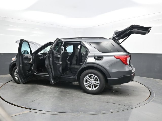 Used 2023 Ford Explorer XLT AWD/4WD image 45