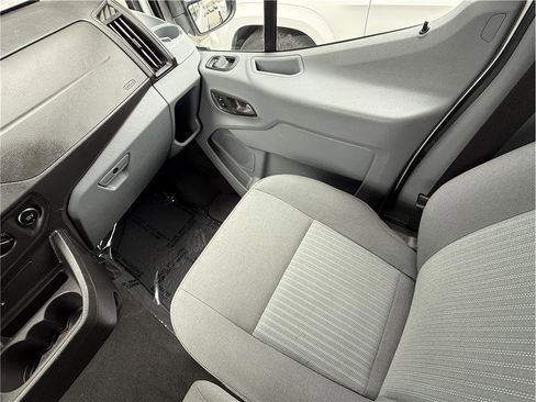 Used 2019 Ford Transit 150 XLT RWD image 12