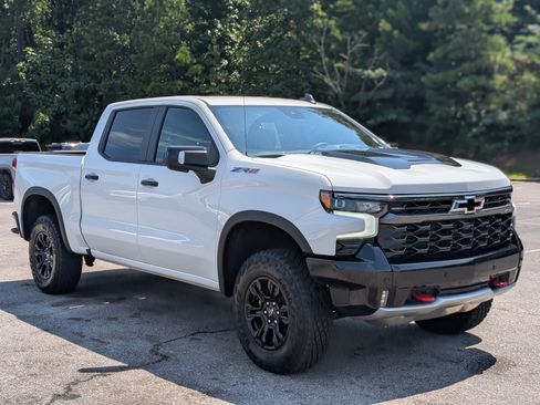 Used 2026 Chevrolet Silverado 1500 ZR2 AWD/4WD image 11