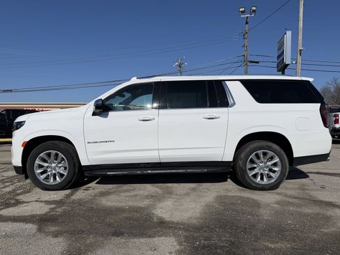 Used 2023 Chevrolet Suburban Premier image 4