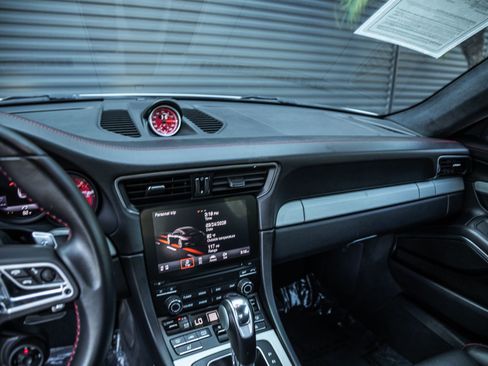 Certified 2019 Porsche 911 Carrera GTS image 21