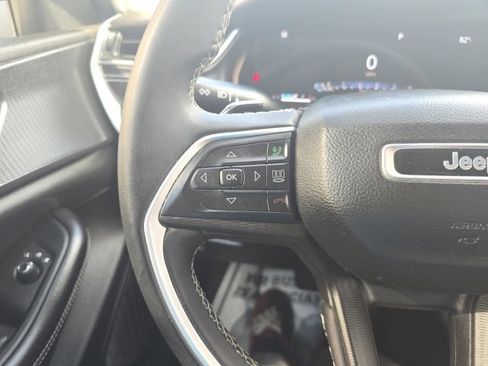 Used 2023 Jeep Grand Cherokee Laredo X AWD/4WD image 14