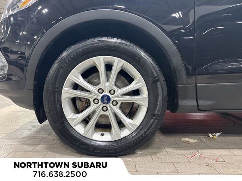 Used 2019 Ford Escape SE image 11