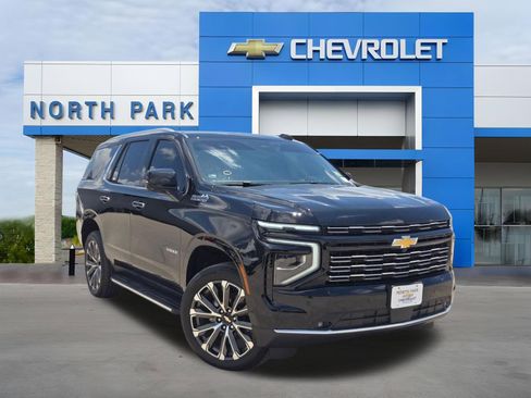 Certified 2025 Chevrolet Tahoe High Country AWD/4WD image 1