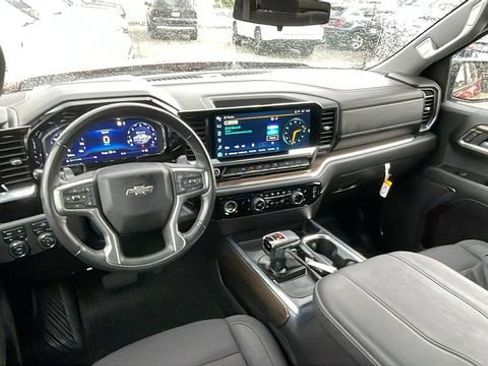 Used 2023 Chevrolet Silverado 1500 RST AWD/4WD image 15