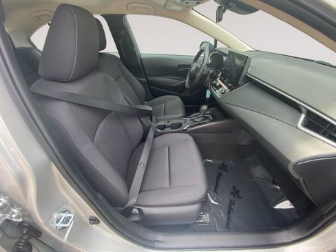 Used 2025 Toyota Corolla LE FWD image 15