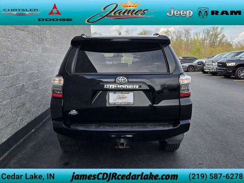 Used 2019 Toyota 4Runner SR5 AWD/4WD image 4