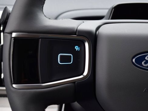 New 2026 Ford Expedition Active RWD image 9