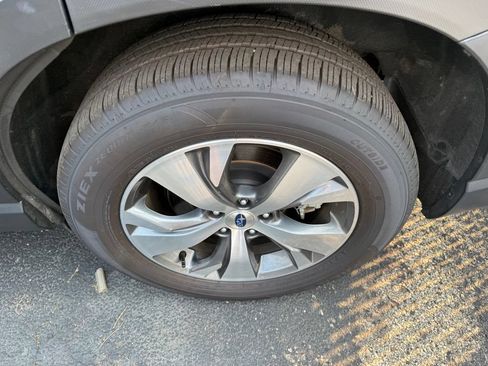 Used 2025 Subaru Ascent Premium AWD/4WD image 11