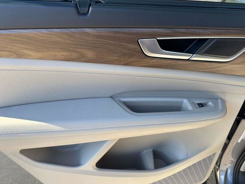 New 2026 Volkswagen Atlas SE image 11