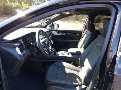 New 2026 Cadillac XT5 Premium Luxury w/ LPO, ONYX Package image 9