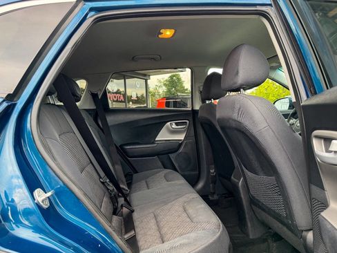 Used 2019 Kia Niro LX image 12