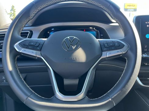 Used 2026 Volkswagen Atlas Cross Sport SE FWD image 25