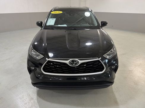 Used 2020 Toyota Highlander XLE FWD image 3