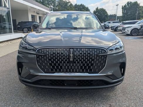 Used 2025 Lincoln Aviator Reserve w/ Equipment Group 201A AWD/4WD image 11