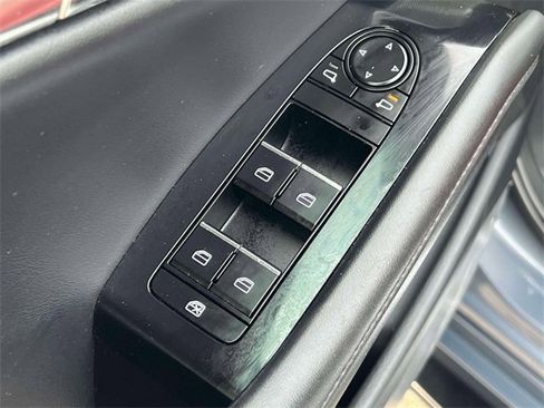 Used 2024 MAZDA MAZDA3 Hatchback w/Premium Plus Pkg image 21