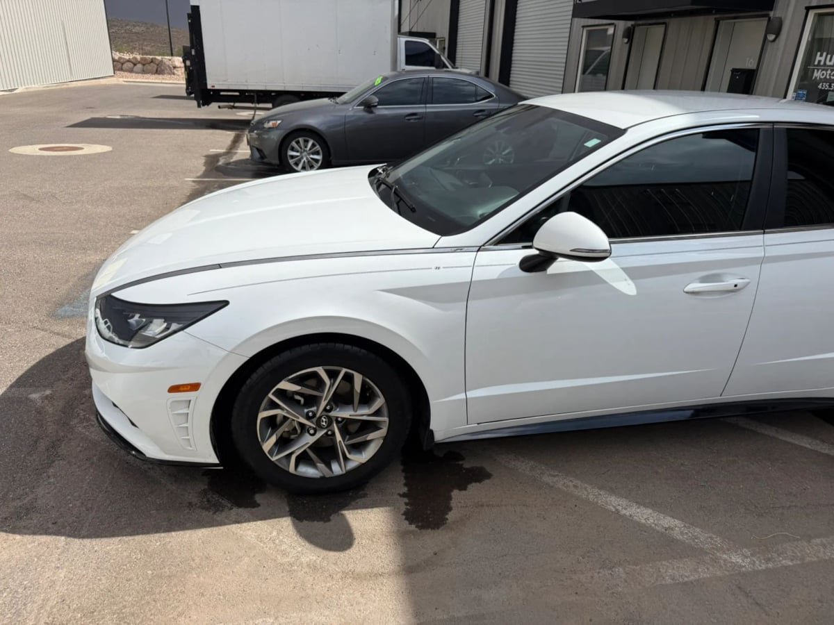 Used 2021 Hyundai Sonata SEL w/ Preferred Accessory Package FWD image 3