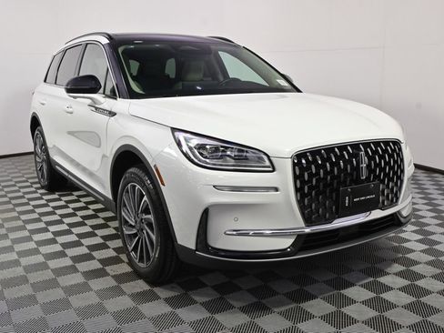 New 2026 Lincoln Corsair Reserve image 9