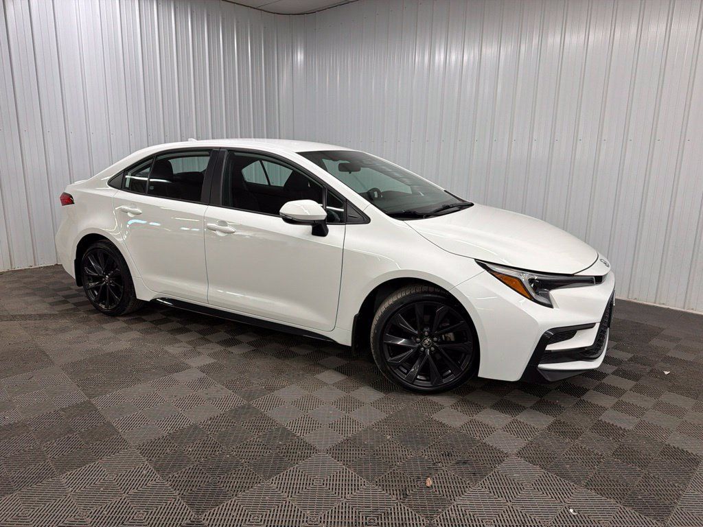 Used 2024 Toyota Corolla SE FWD image 6
