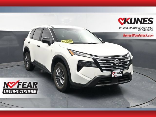 Used 2024 Nissan Rogue S AWD/4WD image 1