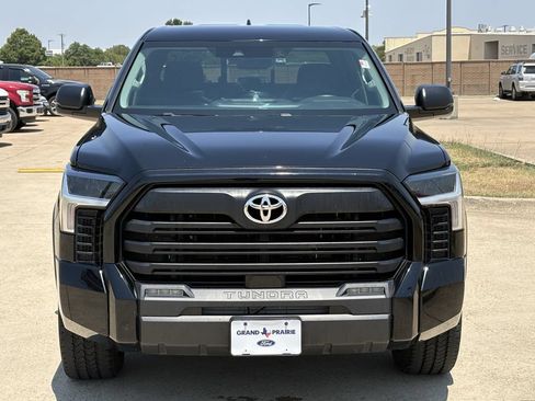 Used 2022 Toyota Tundra SR5 AWD/4WD image 9