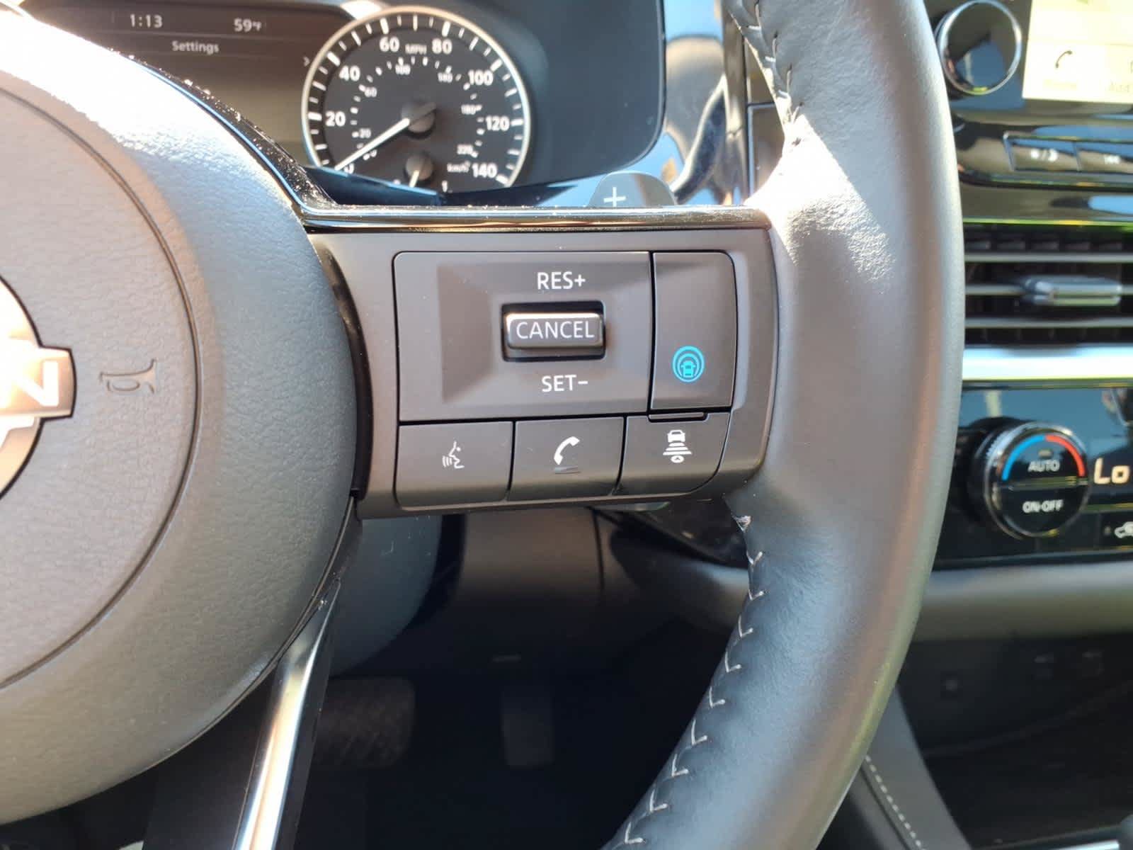 Used 2025 Nissan Pathfinder SL w/ Black Appearance Package AWD/4WD image 23