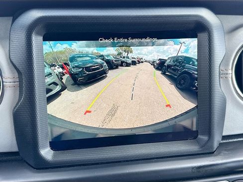 Used 2021 Jeep Wrangler Unlimited Sahara image 15