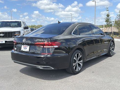 Used 2020 Volkswagen Passat 2.0T SEL FWD image 4